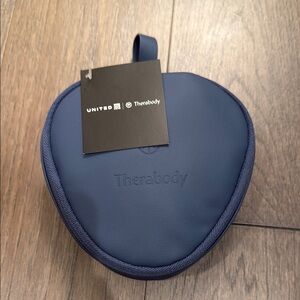 NWT 2025 United Airlines Business class Therabody Blue Amenity Kit